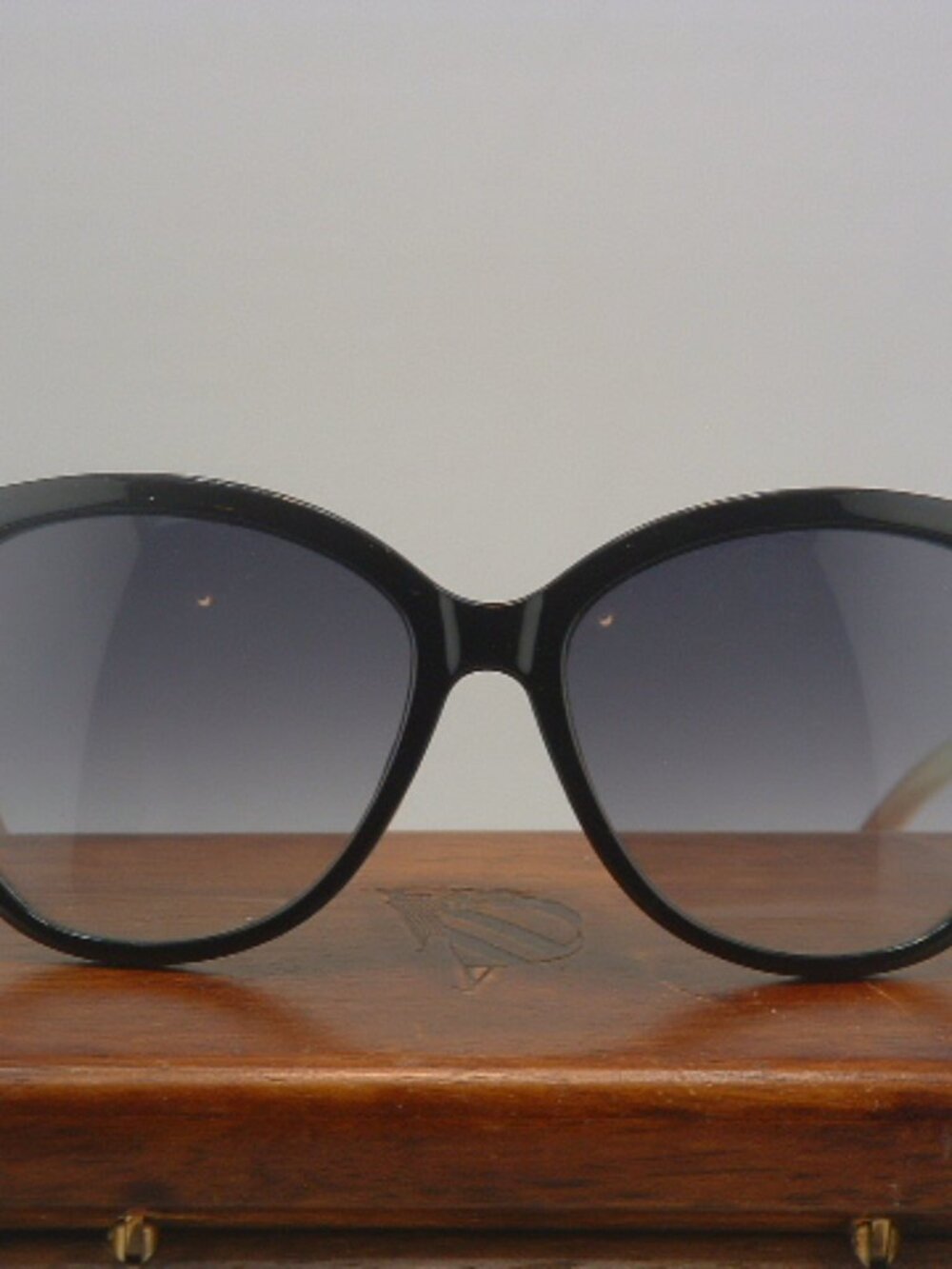 Women's Foster Grant Luv Betsy LVB009 Sunglasses